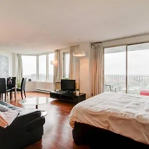 Beautiful Apartment - Gorgeous View Of The City - 7 Minute Walk To Metro - Self Check In Apartment