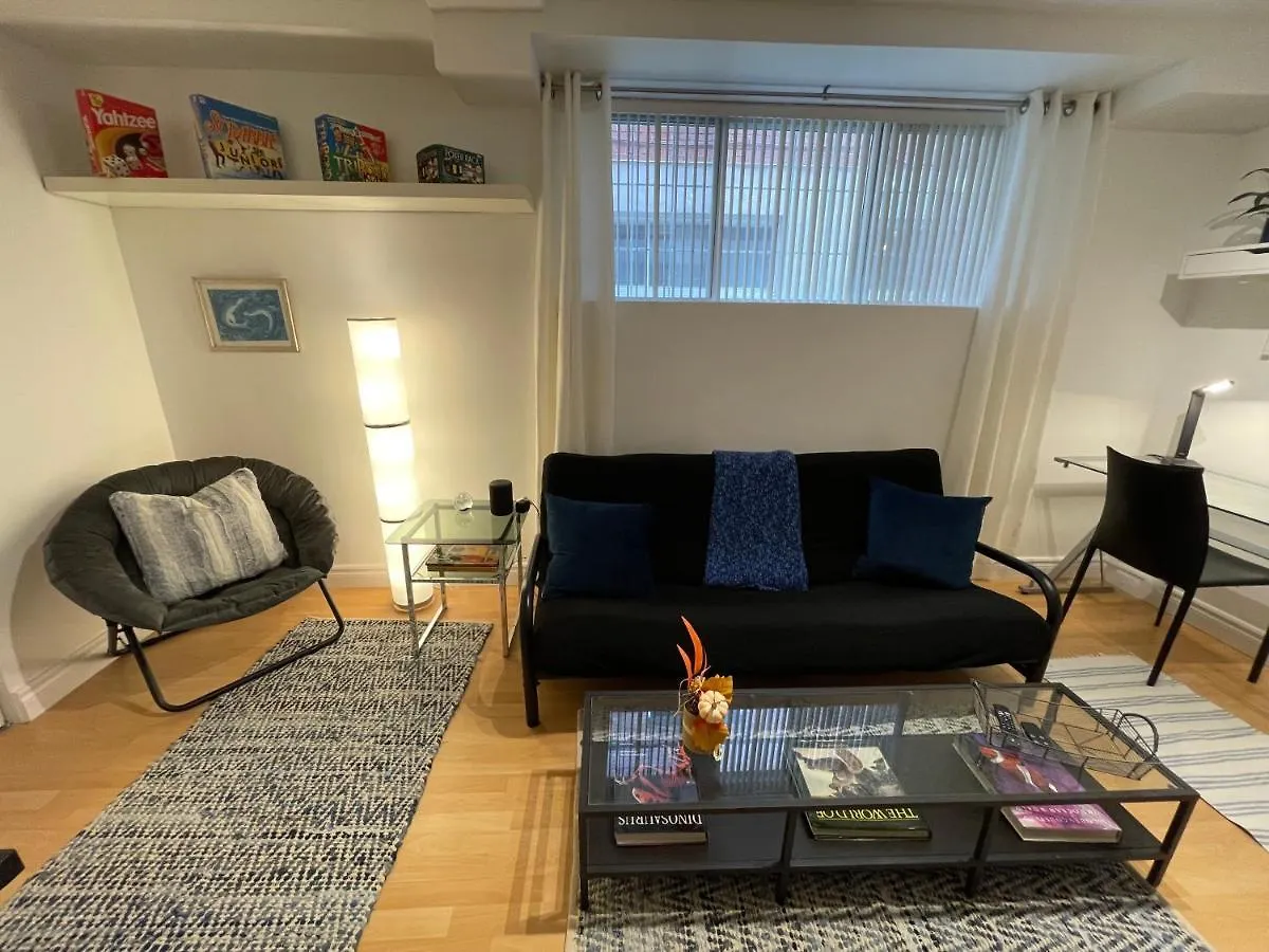 Cozy Apartment In Great Central Location With Free Parking - 31 Night Minimum Montreal 0*,  Canada