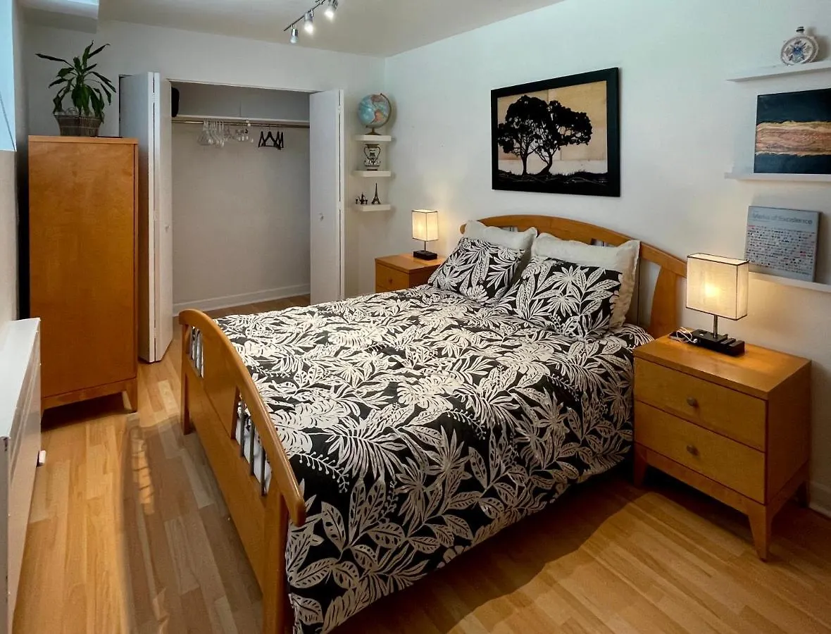 Cozy Apartment In Great Central Location With Free Parking - 31 Night Minimum Montreal 0*,